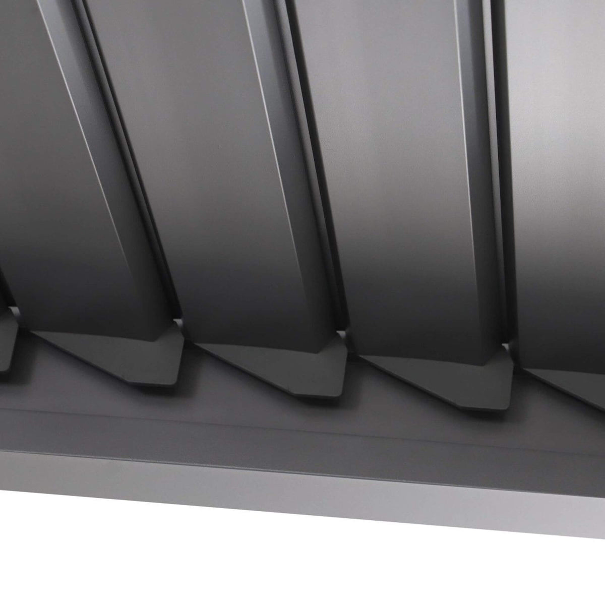 Close-up of a closed double-skin louvred roof on a Riva Aluminium Pergola.